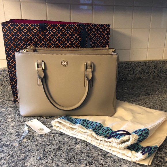 Tory Burch Handbags - Tory Burch Robinson Mini Ew Tote